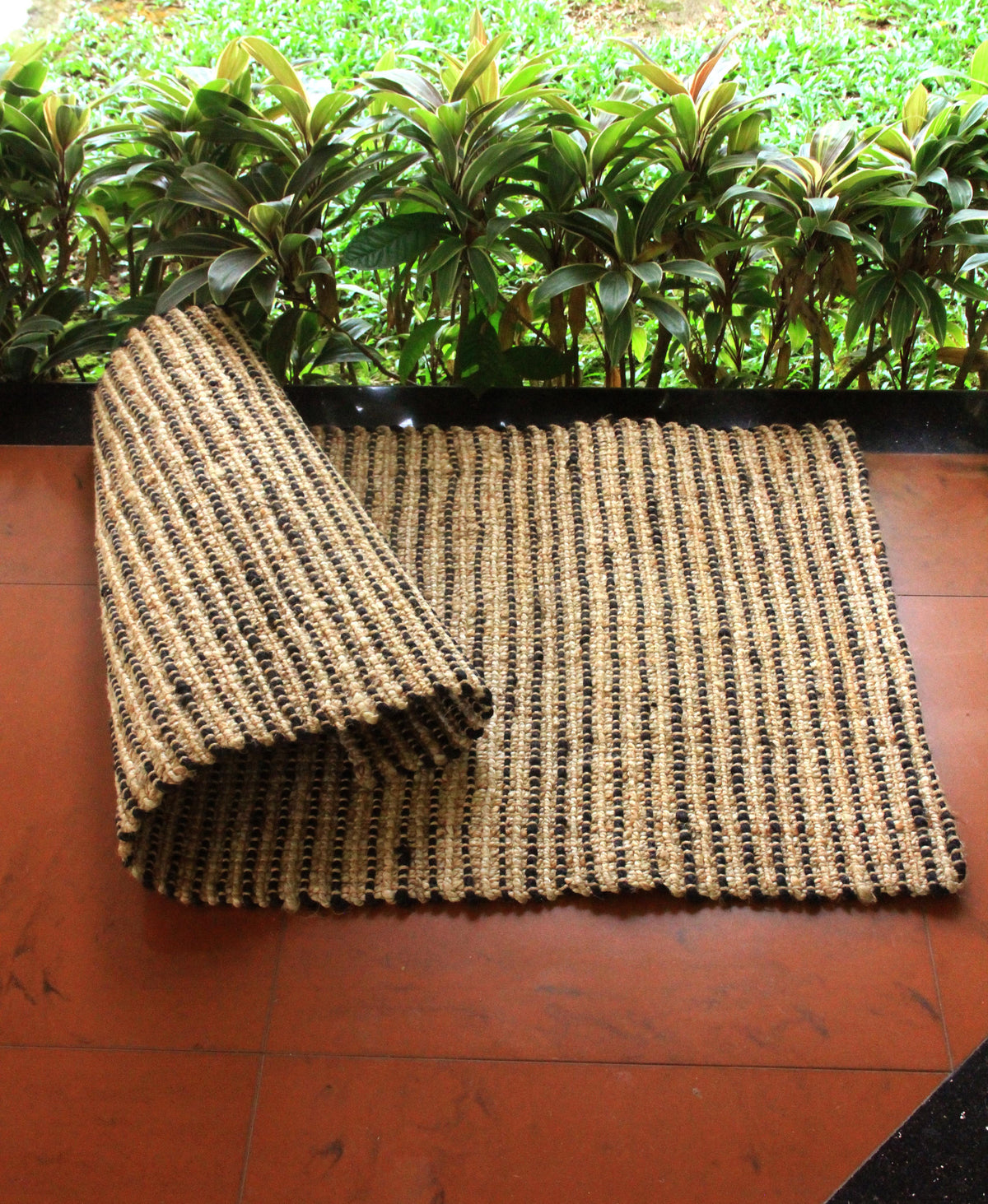 Tapas Natural Jute Rug – ATMAH, view 3